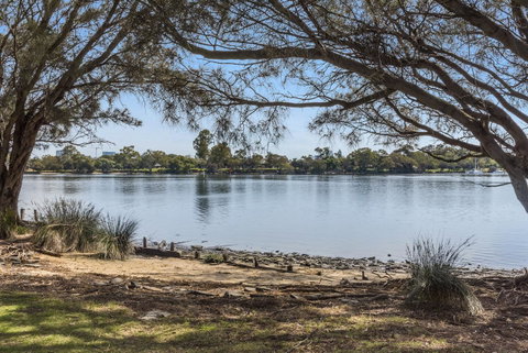 Ascot Quays Apartment 102 - Accommodation Rockhampton 1