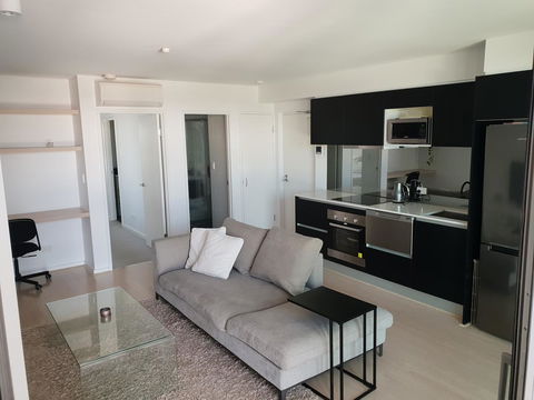 Modern Northbridge Apartment - Accommodation Rockhampton 8