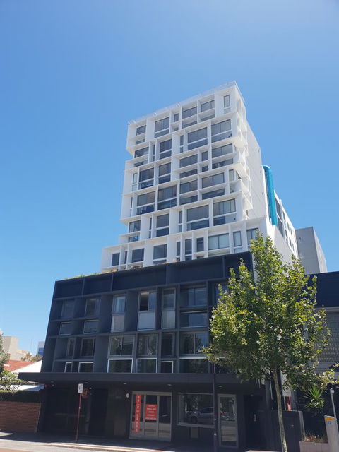 Modern Northbridge Apartment - Accommodation Rockhampton 12