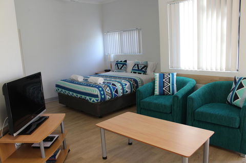 Mandurah Ocean Marina Chalets - Accommodation Rockhampton 9