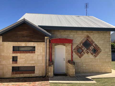 Beach Studio - Accommodation Rockhampton 1