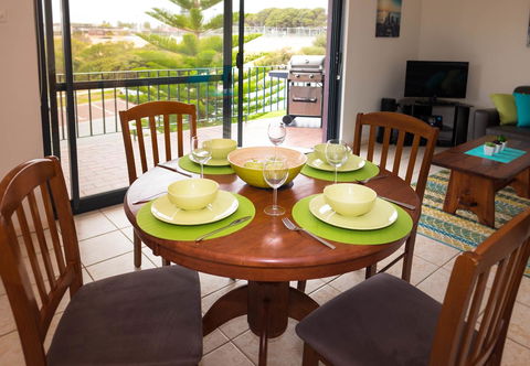 Cottesloe Sea Bliss Apartment - Accommodation Rockhampton 5
