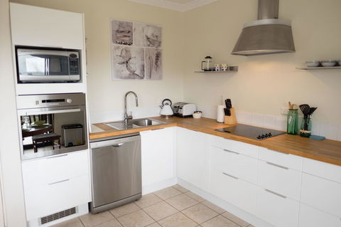 Cottesloe Sea Bliss Apartment - Accommodation Rockhampton 3