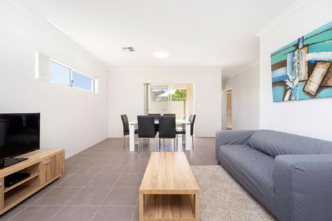Victoria Park Town House - Accommodation Rockhampton 7