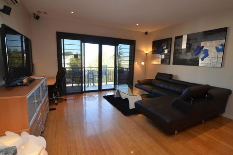The Arcadia Apartment - Accommodation Rockhampton 3