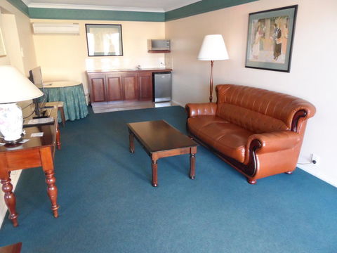 Clifton Motel & Grittleton Lodge - Accommodation Rockhampton 25