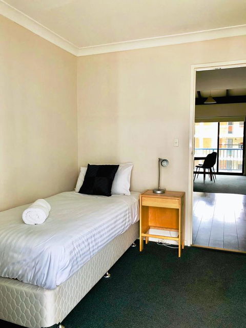 West Beach Lagoon 216 - Quiet & Relaxing - Accommodation Rockhampton 3
