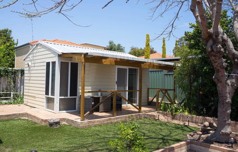 Susan Yong's Studio - Accommodation Rockhampton 2