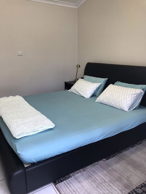 Susan Yong's Studio - Accommodation Rockhampton 7
