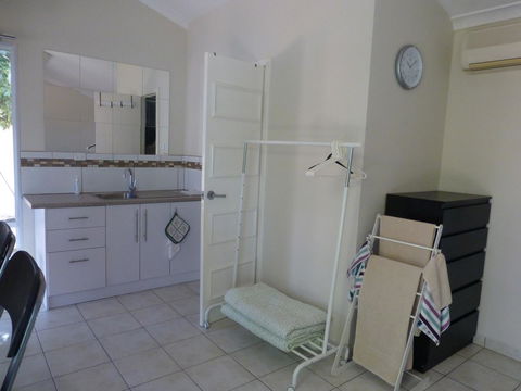 Susan Yong's Studio - Accommodation Rockhampton 13