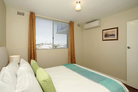 Freo Apartment - Accommodation Rockhampton 5
