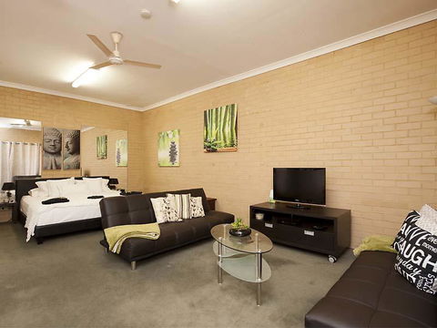 Garden Studio - Accommodation Rockhampton 1