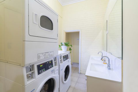MyOZexp Aberdeen Lodge - Accommodation Rockhampton 6
