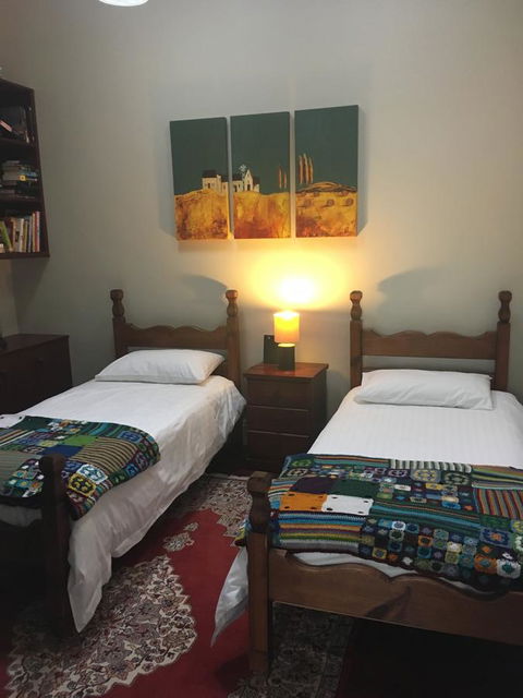 Rowley House - Accommodation Rockhampton 11