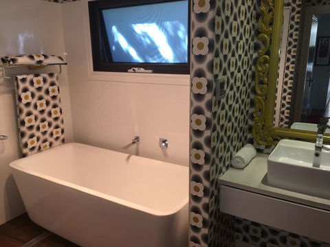 Rowley House - Accommodation Rockhampton 14