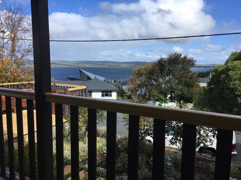 Rowley House - Accommodation Rockhampton 9