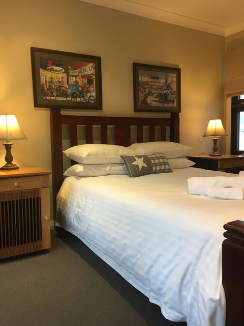 Rowley House - Accommodation Rockhampton 12