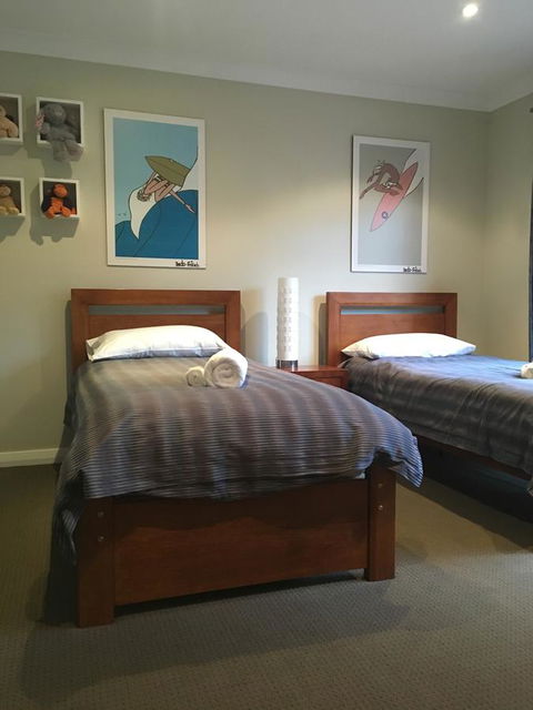 Rowley House - Accommodation Rockhampton 4