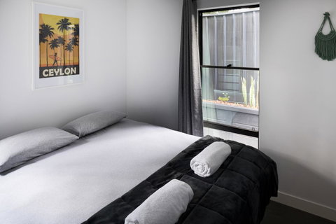 Berms And Barrels - New - Accommodation Rockhampton 6