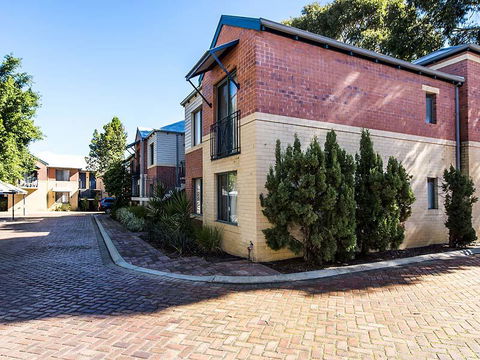 Subiaco Village 28 - Accommodation Rockhampton 24