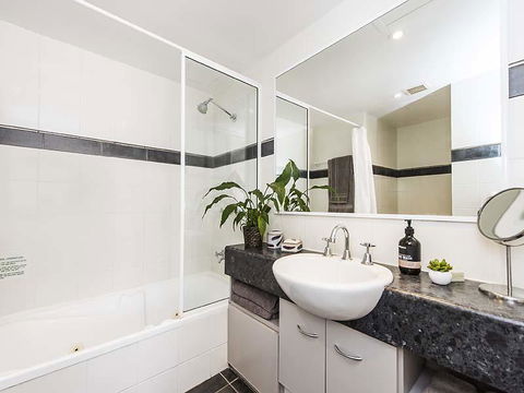 Subiaco Village 28 - Accommodation Rockhampton 11
