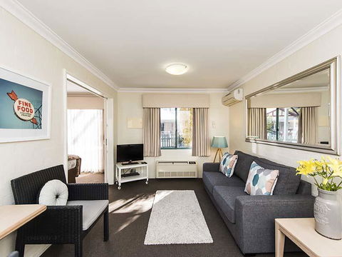 Subiaco Village 28 - Accommodation Rockhampton 1