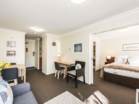 Subiaco Village 28 - Accommodation Rockhampton 4