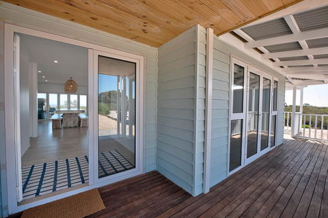 Blue Sky Escapes The Lookout Lancelin - Accommodation Rockhampton 8