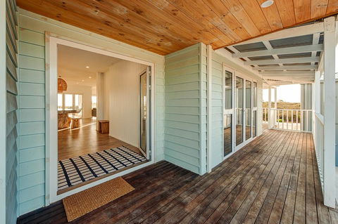 Blue Sky Escapes The Lookout Lancelin - Accommodation Rockhampton 4