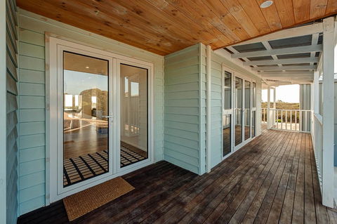 Blue Sky Escapes The Lookout Lancelin - Accommodation Rockhampton 18
