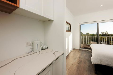 Blue Sky Escapes The Lookout Lancelin - Accommodation Rockhampton 21