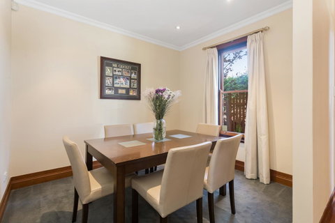 100 On South Callan Apartments - Accommodation Rockhampton 10