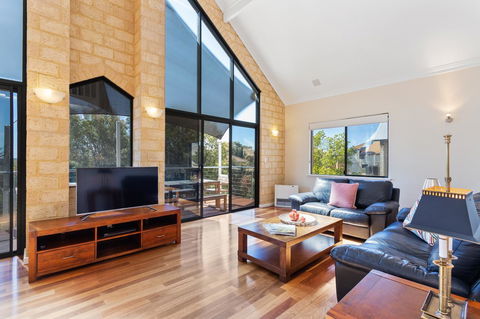 Swanview Ardross Shortstays - Accommodation Rockhampton 2