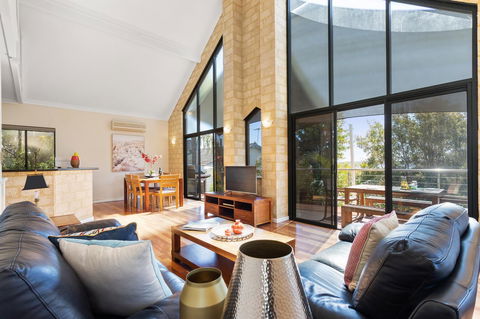 Swanview Ardross Shortstays - Accommodation Rockhampton 1