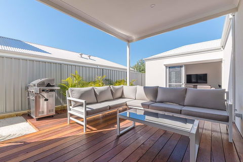 Karrinyup Waters Luxury House Rental - Accommodation Rockhampton 17