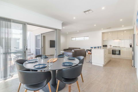 Karrinyup Waters Luxury House Rental - Accommodation Rockhampton 18