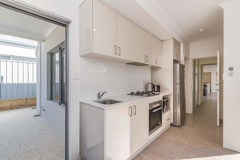 Karrinyup Waters Luxury House Rental - Accommodation Rockhampton 15