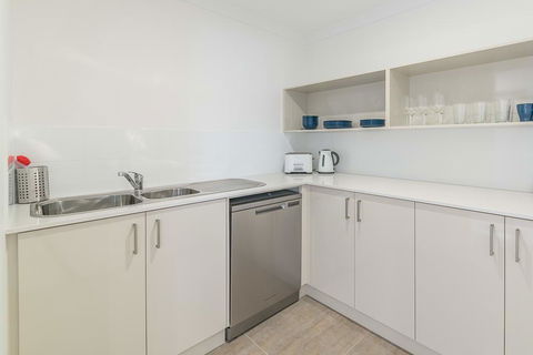 Karrinyup Waters Luxury House Rental - Accommodation Rockhampton 14