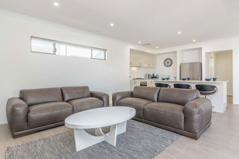 Karrinyup Waters Luxury House Rental - Accommodation Rockhampton 10