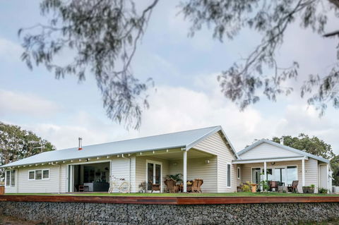 Stablebase - Accommodation Rockhampton 3
