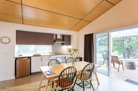 Stablebase - Accommodation Rockhampton 9