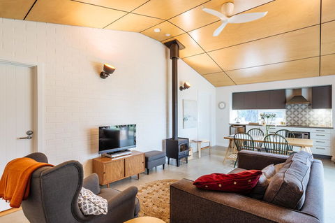Stablebase - Accommodation Rockhampton 15