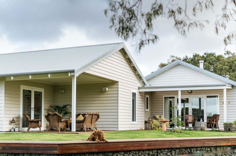 Stablebase - Accommodation Rockhampton 1