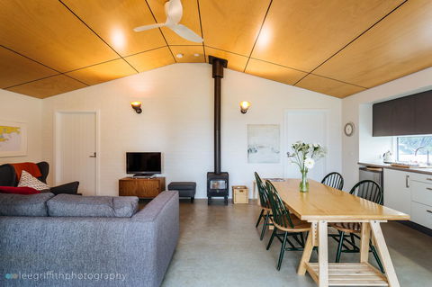 Stablebase - Accommodation Rockhampton 7