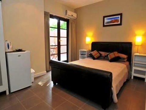 Waikiki Beach Bed And Breakfast - Accommodation Rockhampton 9
