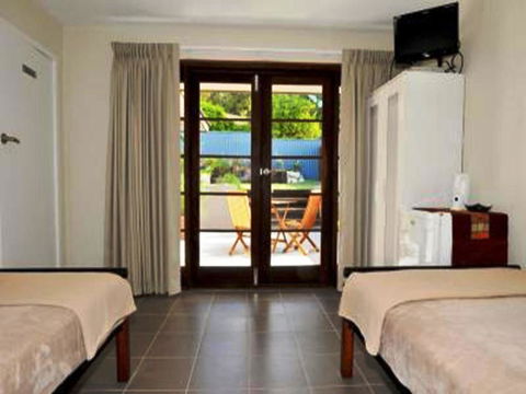 Waikiki Beach Bed And Breakfast - Accommodation Rockhampton 14