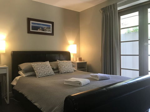 Waikiki Beach Bed And Breakfast - Accommodation Rockhampton 2