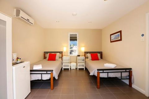 Waikiki Beach Bed And Breakfast - Accommodation Rockhampton 6