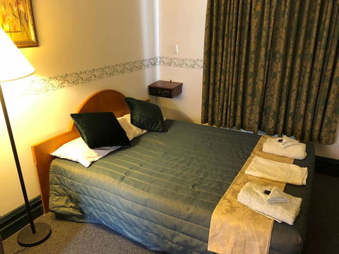 The Palace Hotel - Accommodation Rockhampton 6