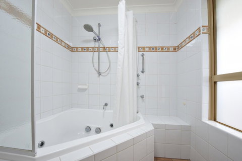 Mandalay Holiday Resort And Tourist Park - Accommodation Rockhampton 11